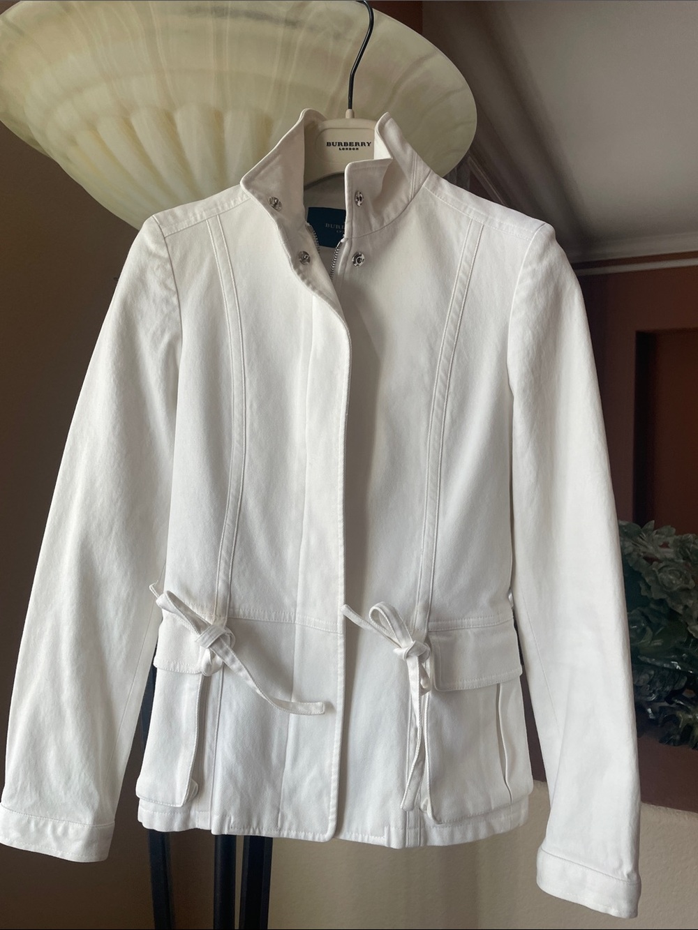 Beautiful Burberry White Tie-Waist Cotton-Blend Jacket